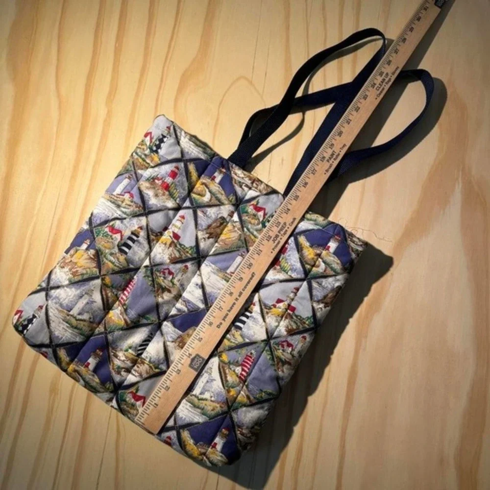 Quilted‎ lighthouse tote